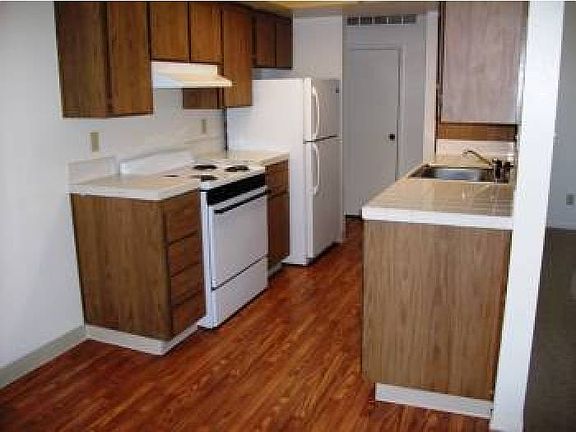 Kitchen/Dine Area