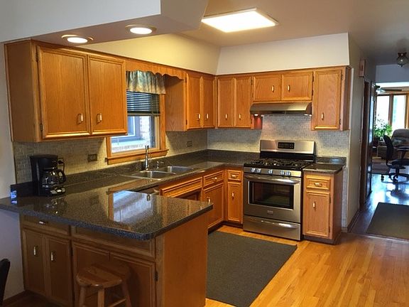 2nd image of 3419 N Natoma Ave