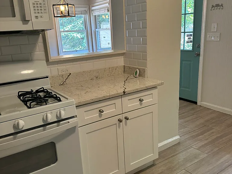 2178 Rugby Ave #A UPSTAIRS — Photo 2
