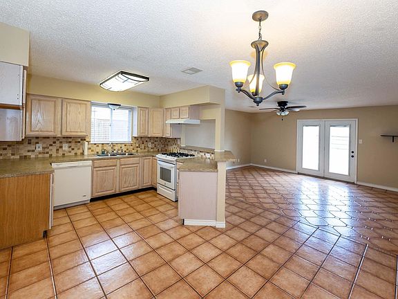 4th image of 3026 Kingston Dr