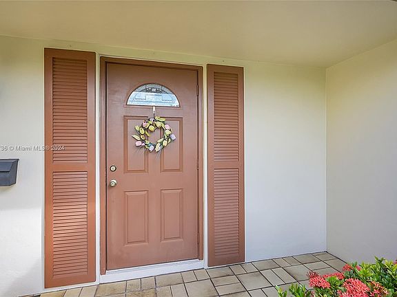 5th image of 10755 NW 40th St