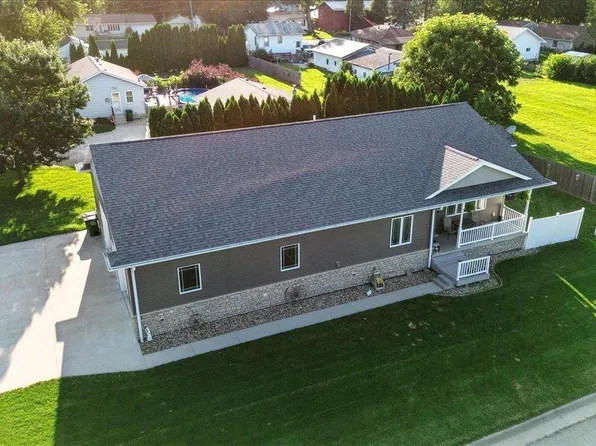 127 Doyle Ave, Evansdale, IA 50707