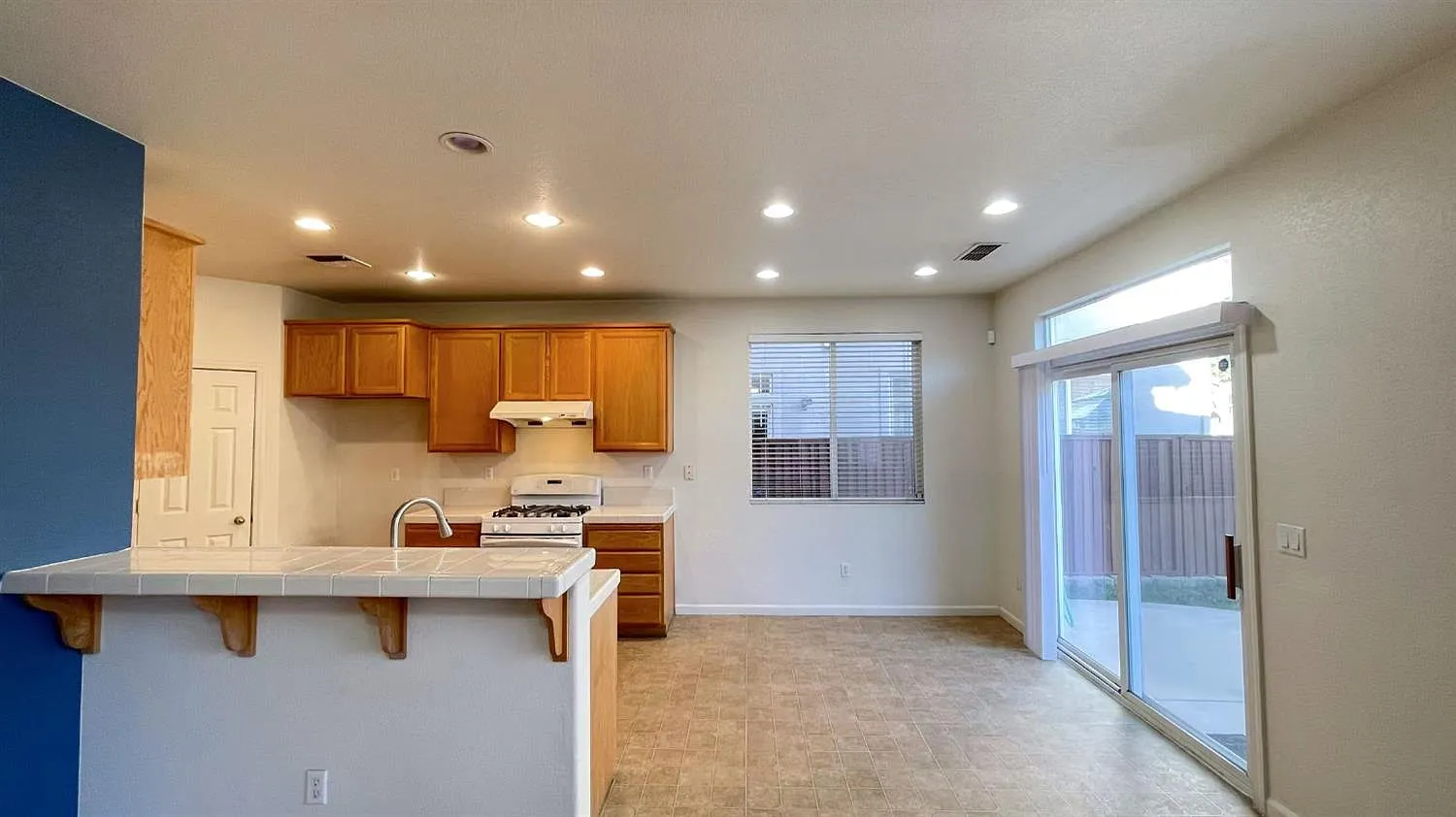 3 bed, 2.5 bath, 1552 sqft, $2,550 — Photo 4