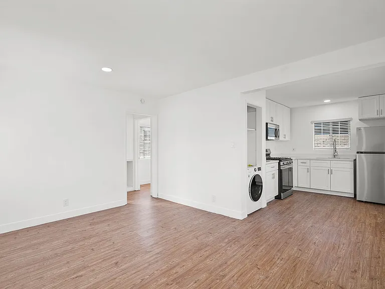 530 Almond Ave — Photo 3