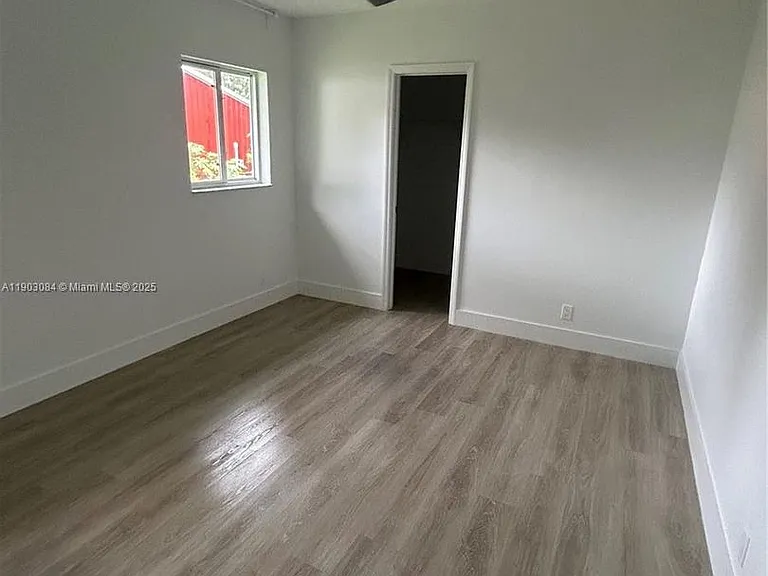 6121 SW 48th Ct #1 — Photo 5