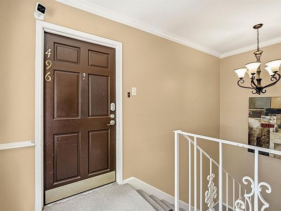 3rd image of 496 N Post Oak Ln #496