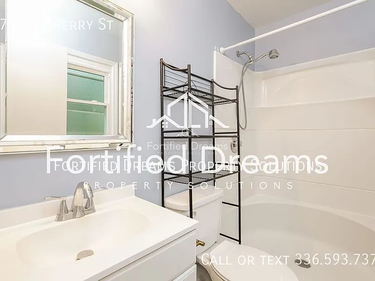 4768 N Cherry St — Photo 14