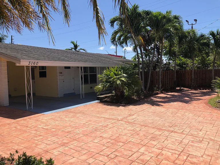 3160 NW 6th Ave — Photo 4