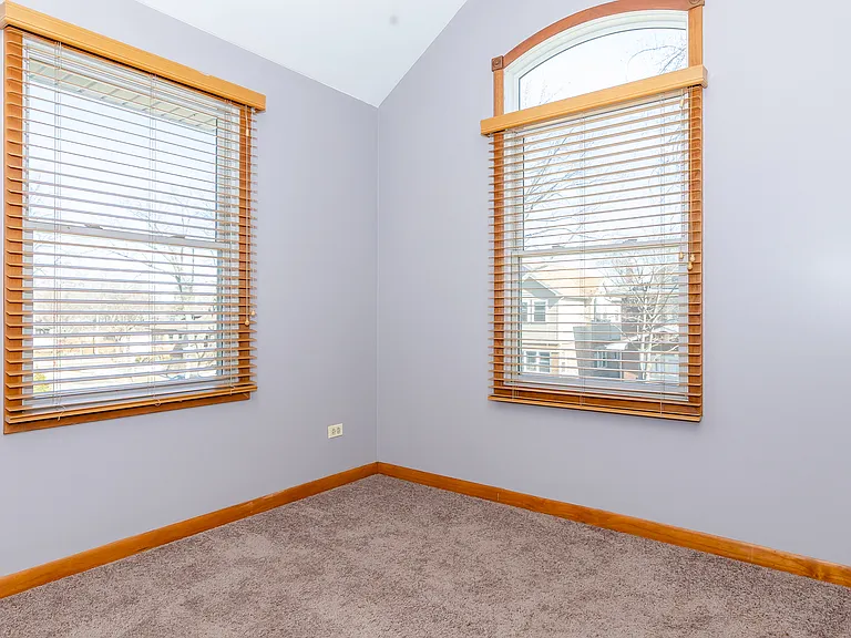 1033 Hayes Ave — Photo 17