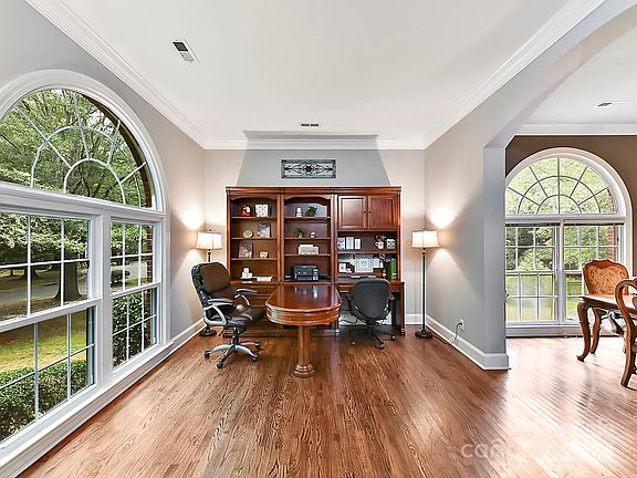 3rd image of 7214 Jardiniere Ct