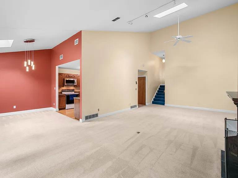 241-287 Perkins St #B502 — Photo 11