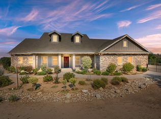 8959 Schlitz Rd, Phelan, CA 92371