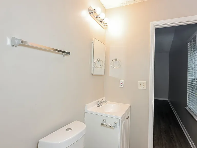 6052 Creekford Dr — Photo 10