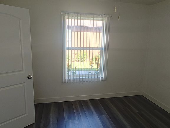 2nd image of 122 W Florence Ave APT 1