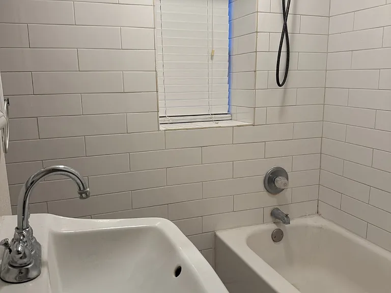 711 E Carson St #A5 — Photo 13