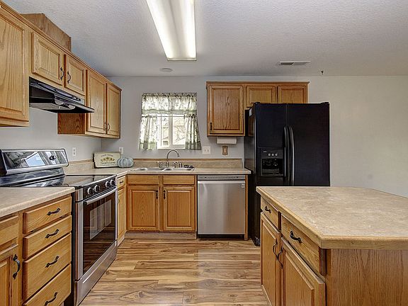 5th image of 2001 SW 6th St