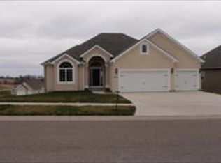 4605 Corinth Dr, Saint Joseph, MO 64506