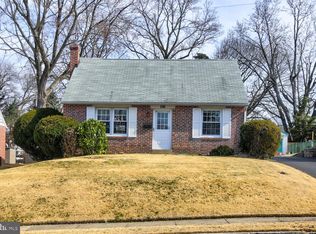 921 Greenbriar Ln, Springfield, PA 19064