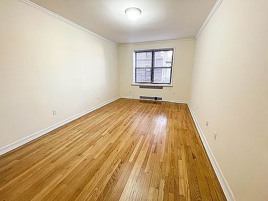4th image of 36-19 Bowne St #1