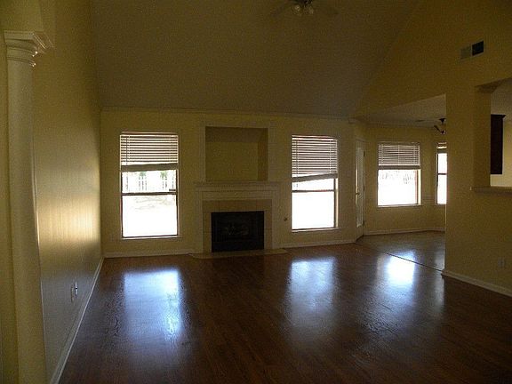 8010 Breezy Meadows Lane, Memphis, TN 38135