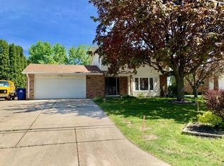 2243 Skyview St, Green Bay, WI 54311