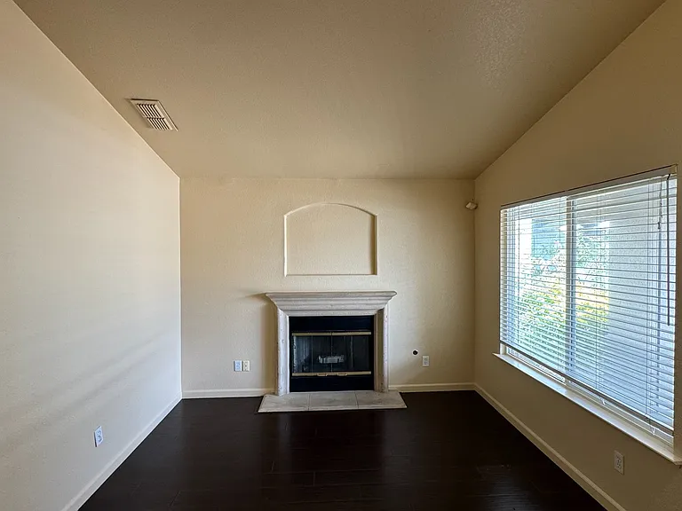 5425 Buckwood Way — Photo 4