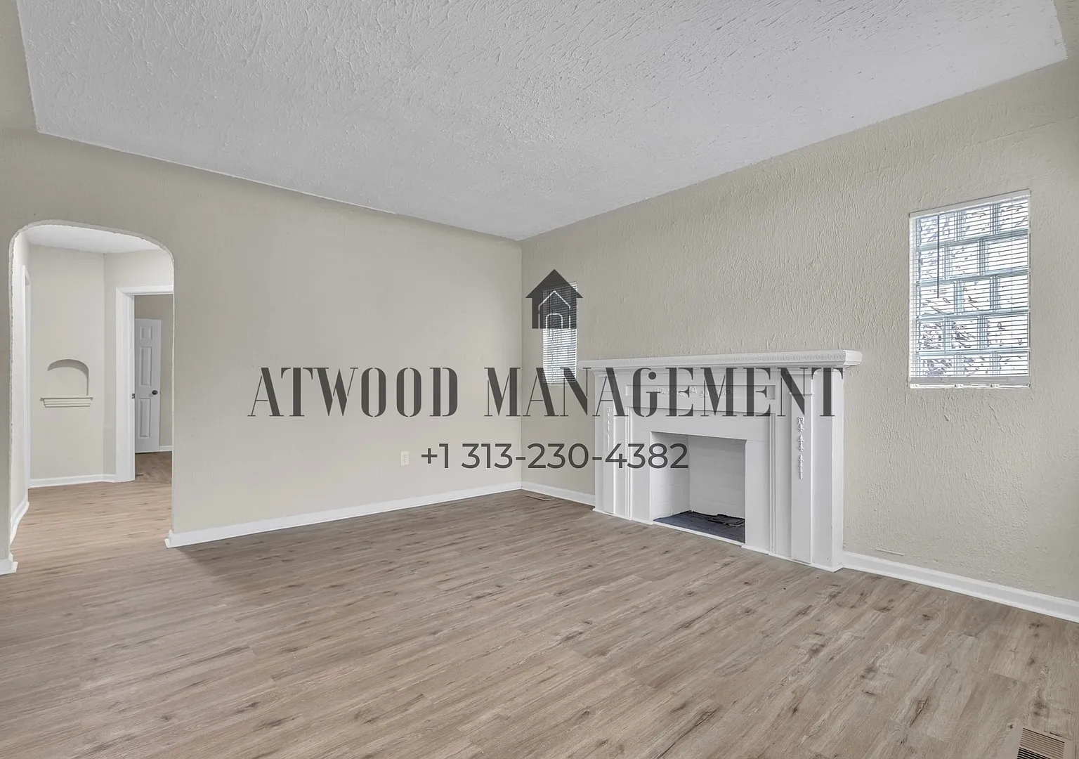 This beautifully updated 2-bedroom, 1-bath single-family home is ready for move-in! — Photo 3