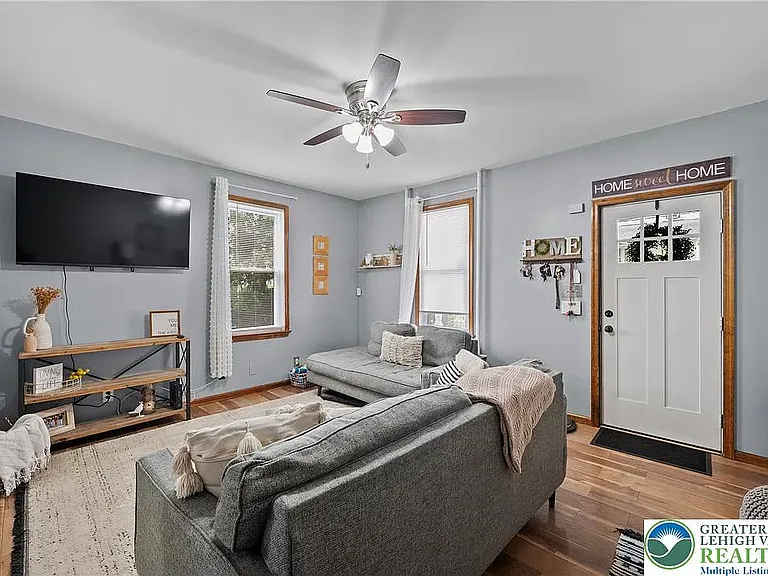 2221 N 1st Ave — Photo 8