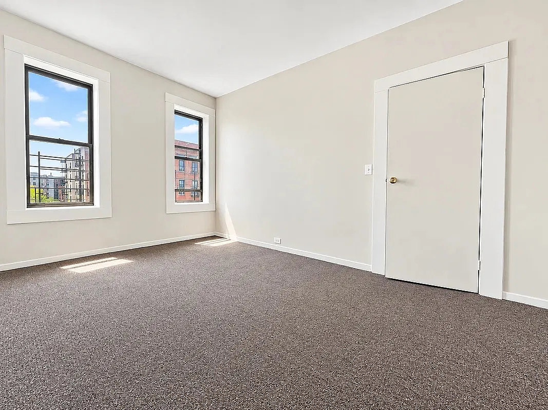 882 Bryant Avenue — Photo 4