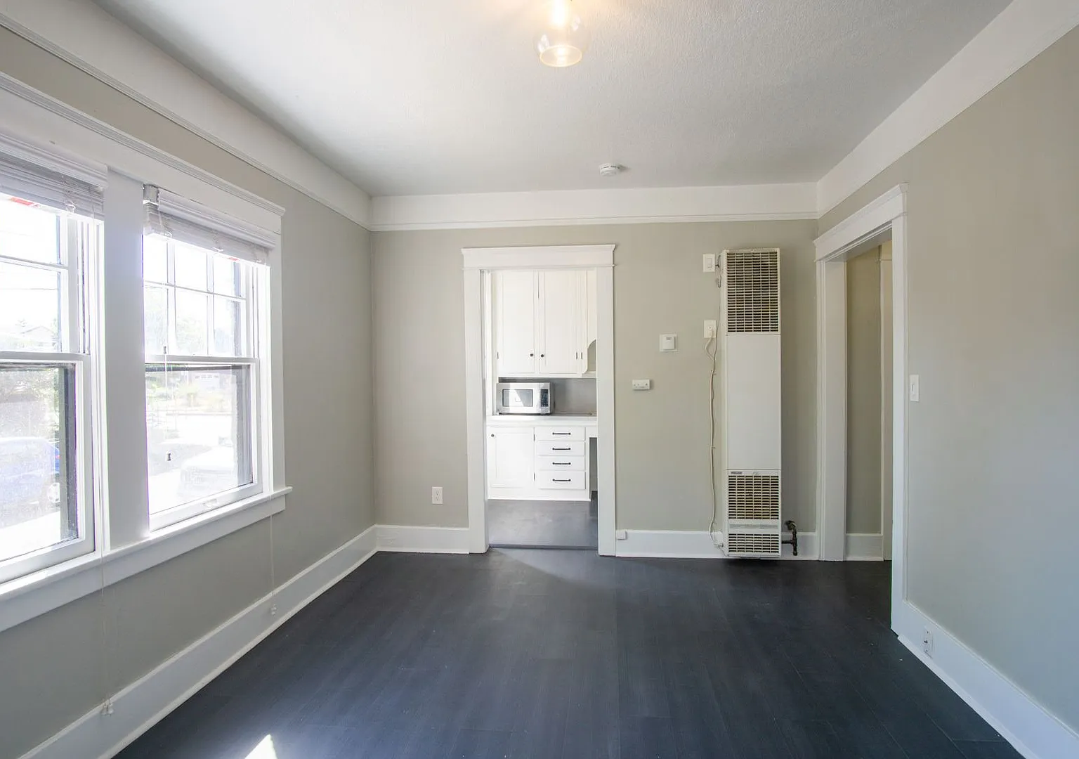 Studio W/Vintage Touches, Modern Upgrades + Free Laundry! — Photo 4