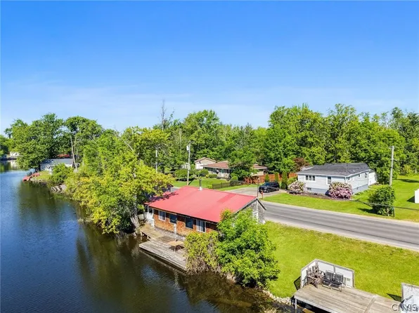 498 County Route 12, Phoenix, NY 13132
