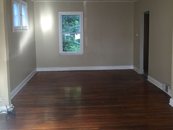 4th image of 111 Durham Ave #House