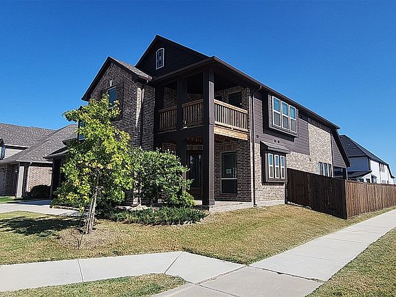 2nd image of 900 Superbloom Ave