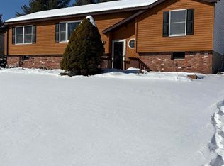 12 Stourbridge Ln, Honesdale, PA 18431