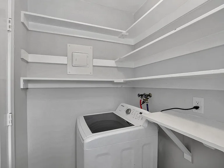 2755 NE 28th Ave #E2 — Photo 16