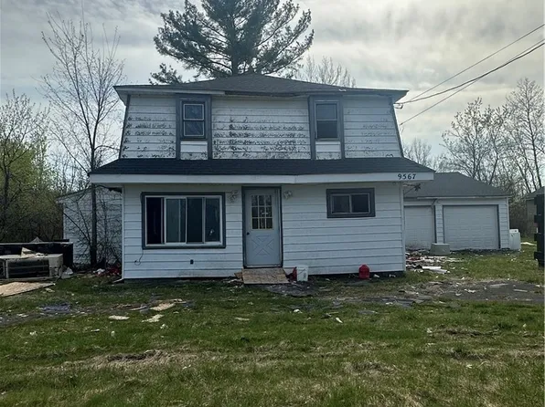 9567 Black Creek Rd, Brewerton, NY 13029