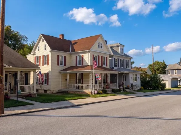 320 Spring Ave, Hanover, PA 17331