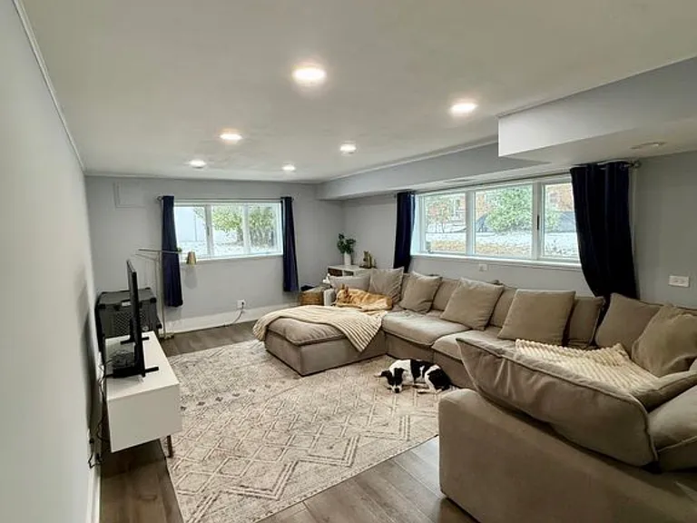 410 E Atwater Ave — Photo 3