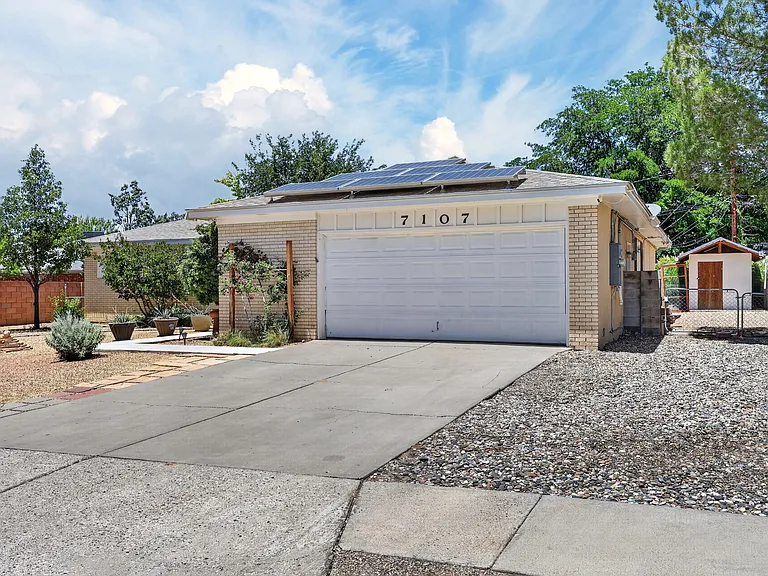 7107 Carriveau Ave NE — Photo 43