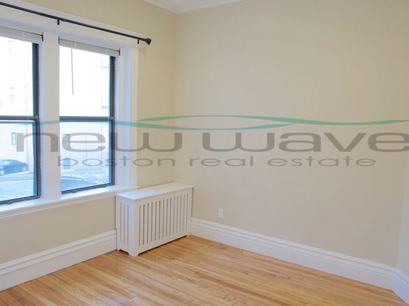 64 Charlesgate E APT 59