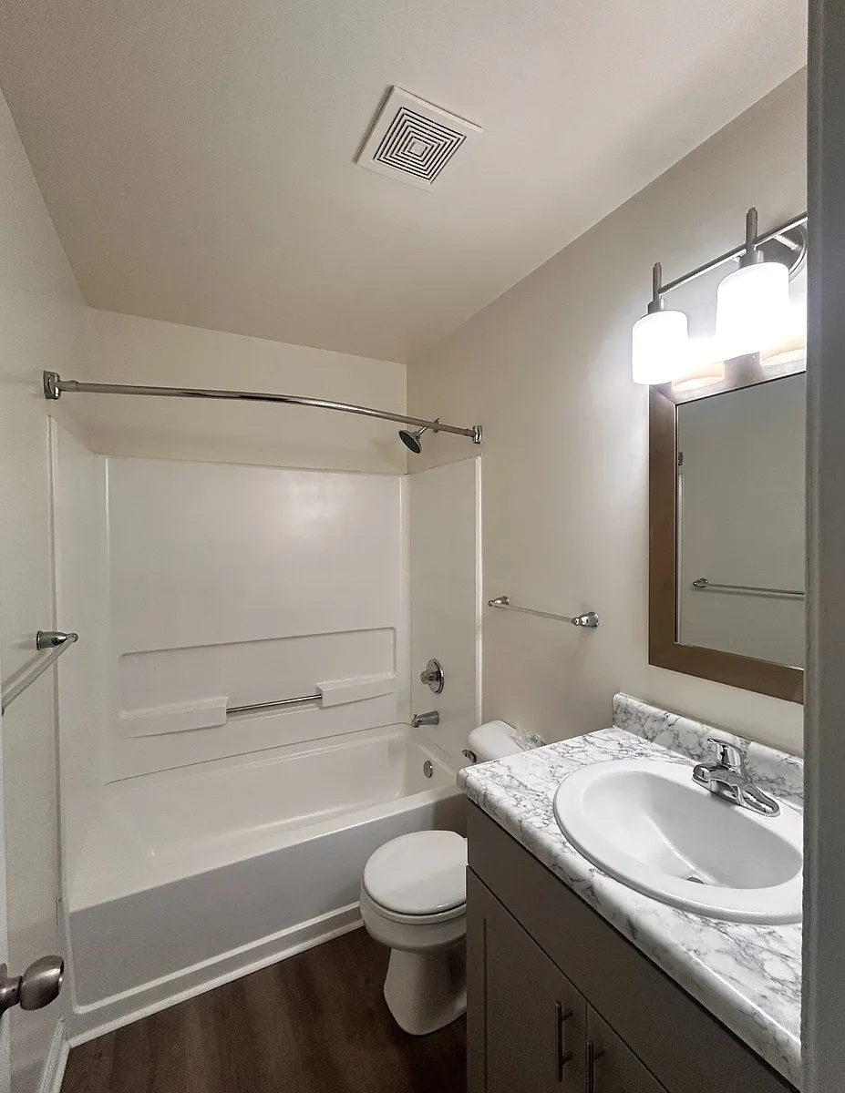 Building Photo - 1261 Fords Pointe Cir #1261