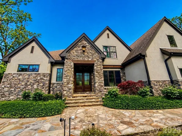 671 Mills River Way, Horse Shoe, NC 28742