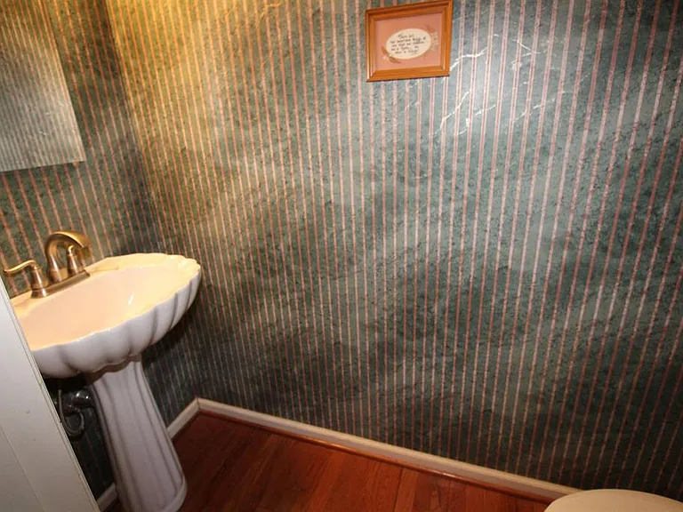 107 Dungannon Ct — Photo 11