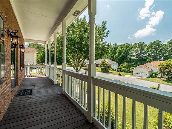 2nd image of 370 Timber Laurel Ln