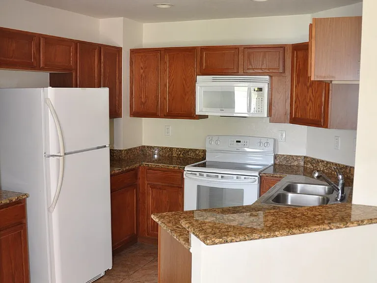 4600 E Moody Blvd #4H — Photo 5