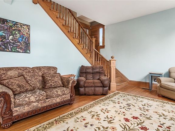 3rd image of 339 Taylor St
