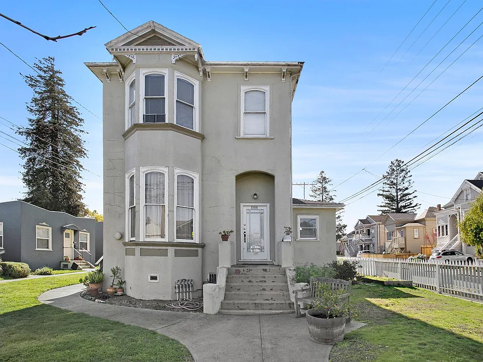 Pacific Ave 2100, 2106, 1614-1616 Willow St