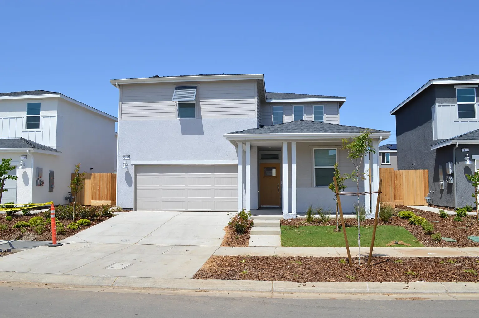 2407 Urdaneta Way photo 1
