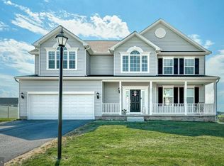 1075 Pearl Dr, Hanover, PA 17331