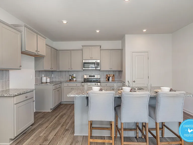 6748 Hardwick Ln — Photo 5